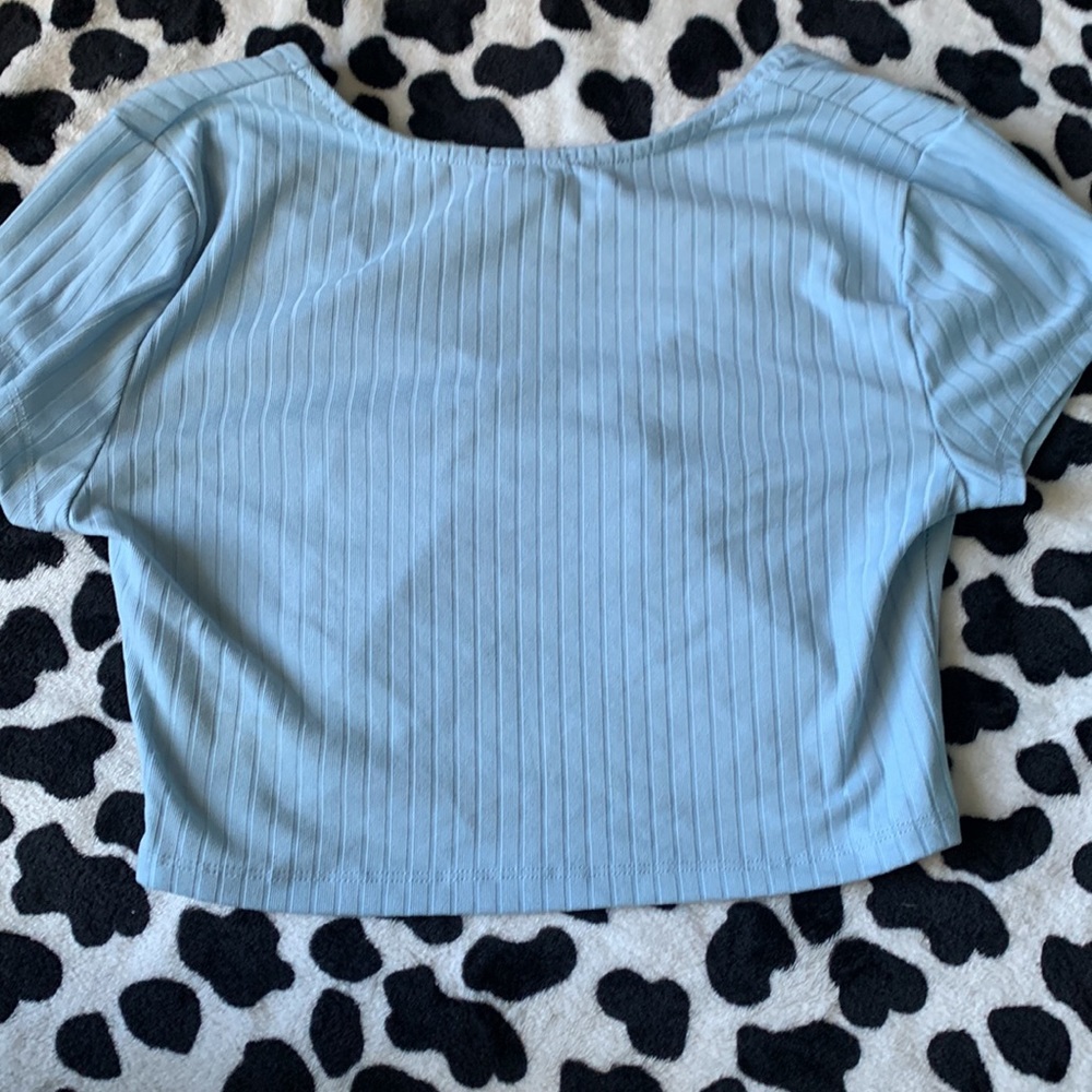 RUE 21 baby blue Crop Top with keyhole middle - Picture 2 of 6